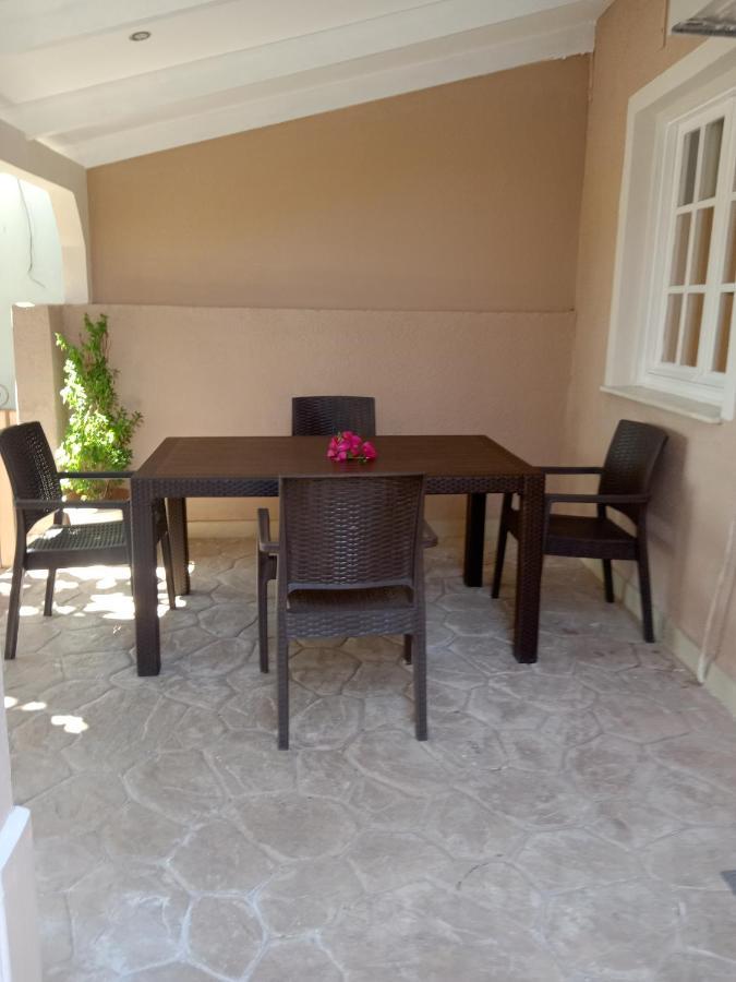 Menegis Apartment Zakintos Zewnętrze zdjęcie